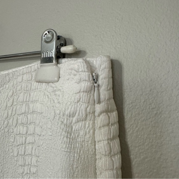 Black Label by Chicos Alabaster Crocodile Easy Pant—12 - Picture 7 of 14